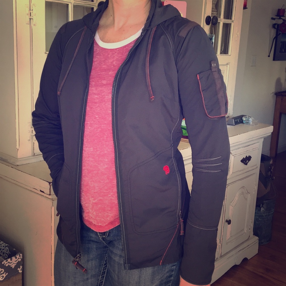 Mountain Hardwear women’s light coat